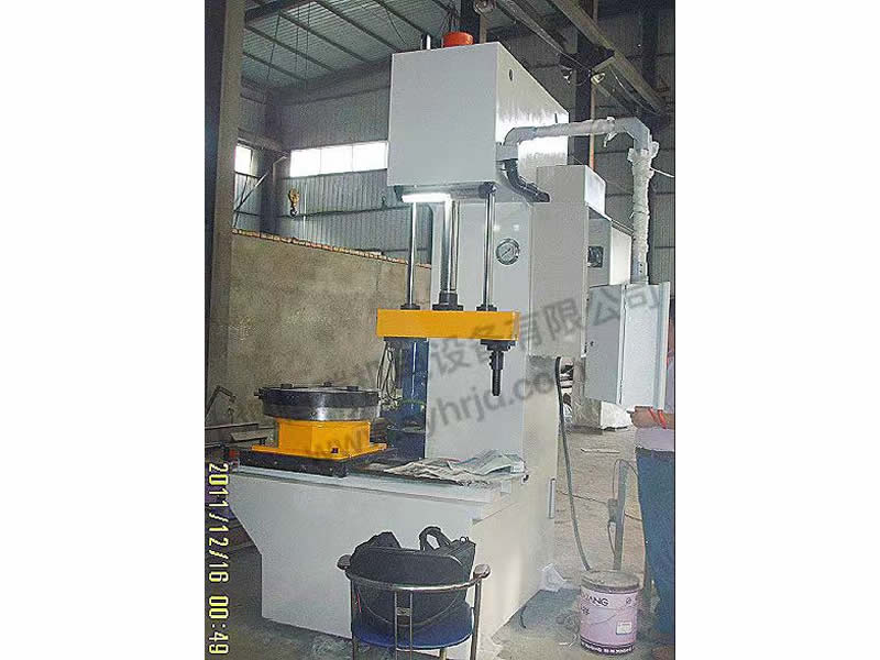 车桥轮鼓数控压装机(液压)