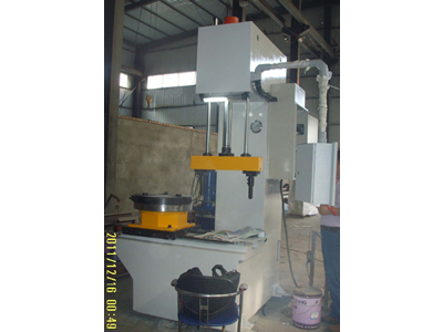 车桥轮鼓数控压装机